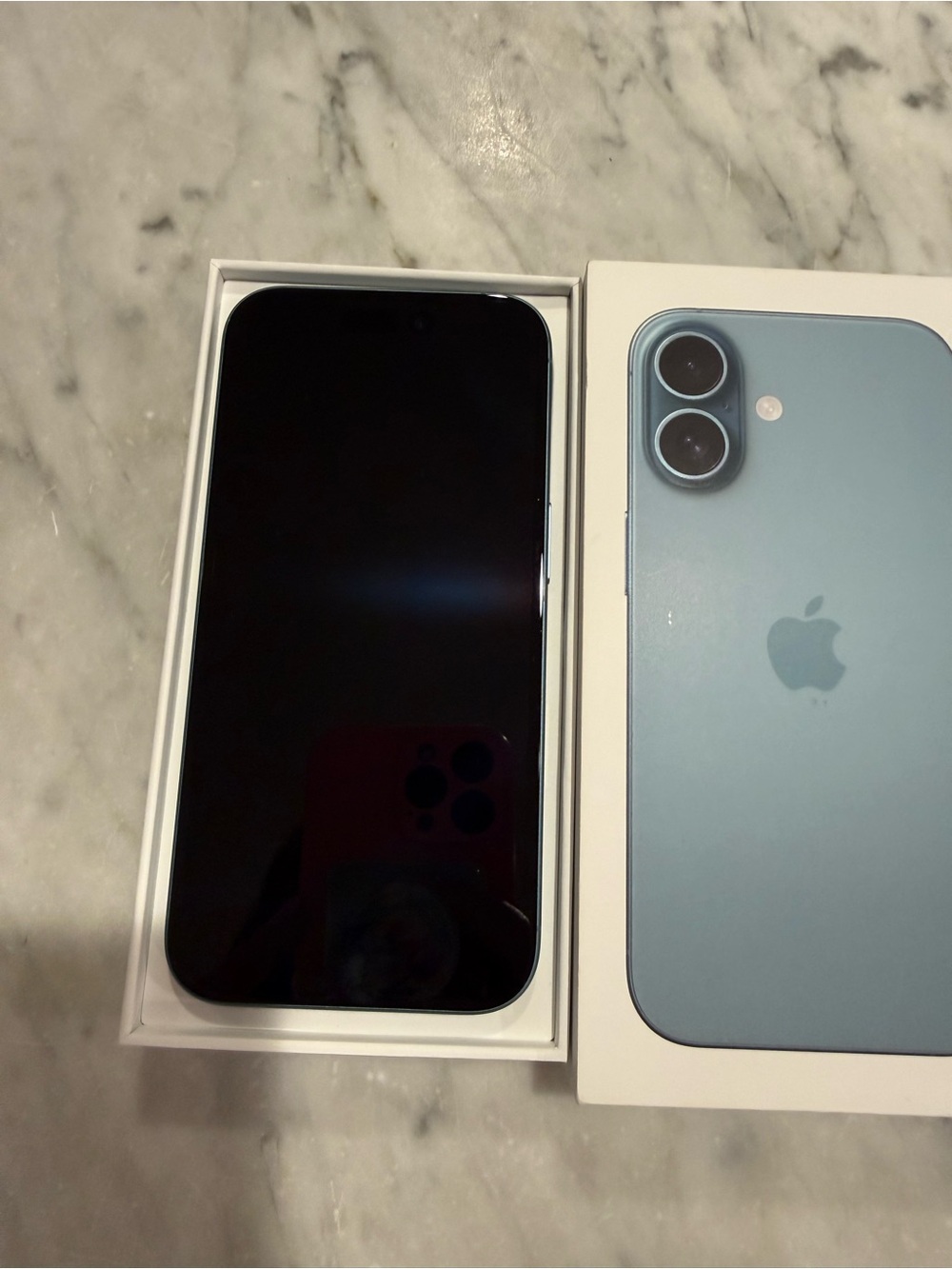 Apple iPhone 16 Teal 128GB *like new*